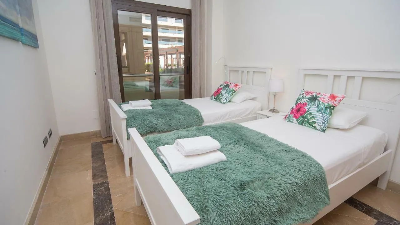 מנילבה Marina Castillo 302 דירה